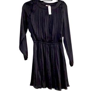 Aritzia Wilfred  Long sleeve  new no tags Silk black  dress plead  Size S